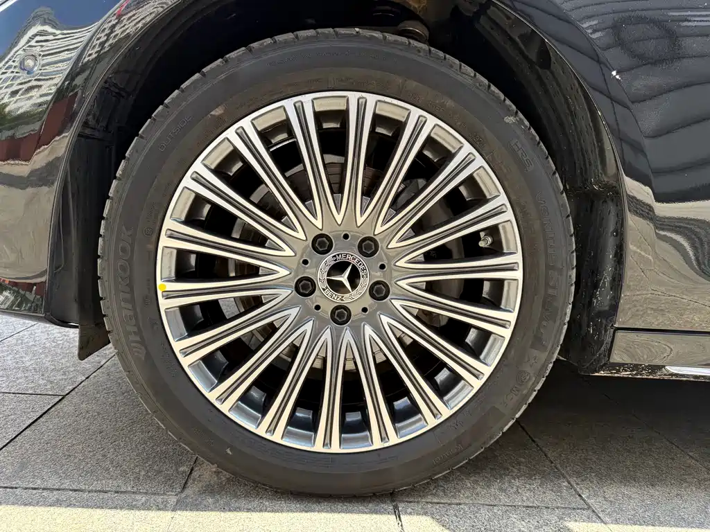 Mercedes-Benz E-Class — миниатюра 14