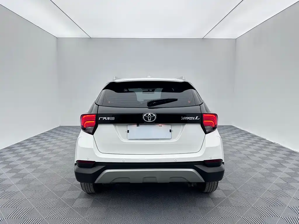 Toyota Yaris L — миниатюра 5