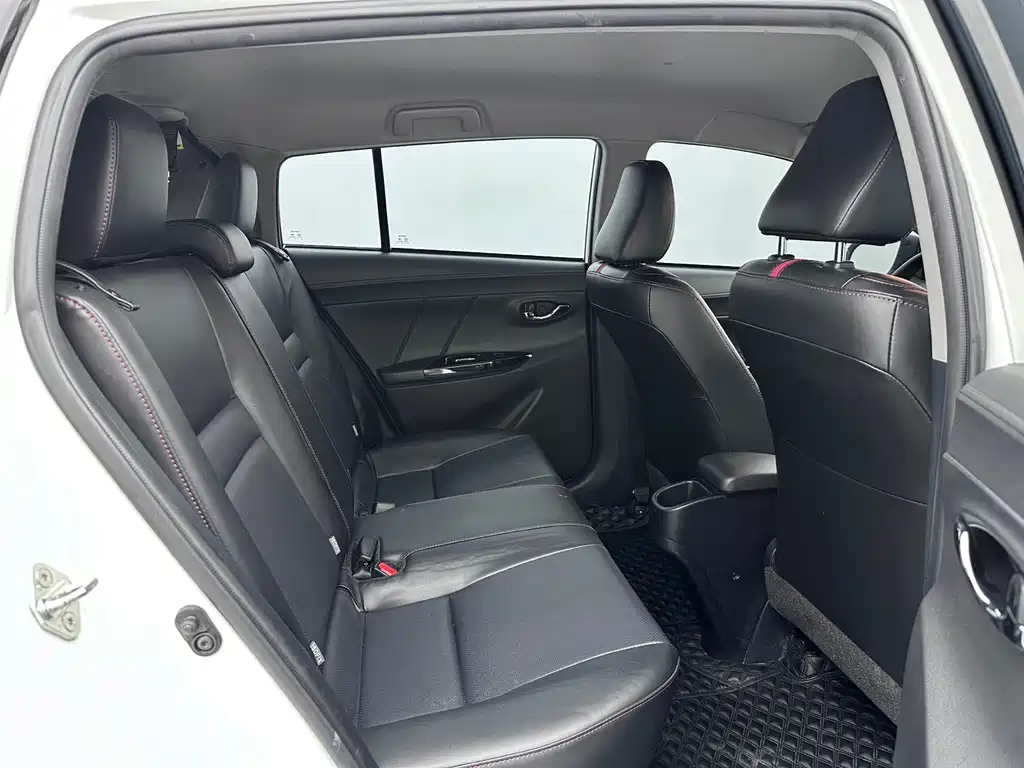 Toyota Yaris L — миниатюра 13