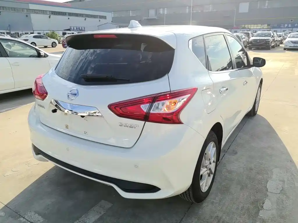 Nissan Tiida — миниатюра 7