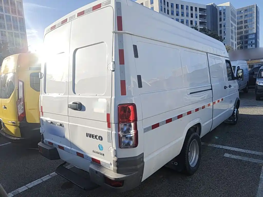 IVECO Daily — миниатюра 7