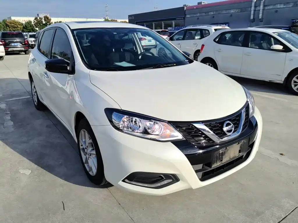 Nissan Tiida — миниатюра 4
