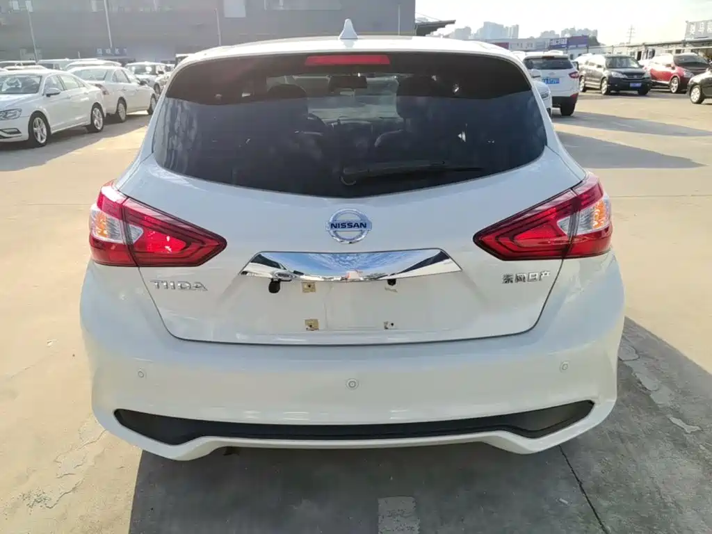 Nissan Tiida — миниатюра 6