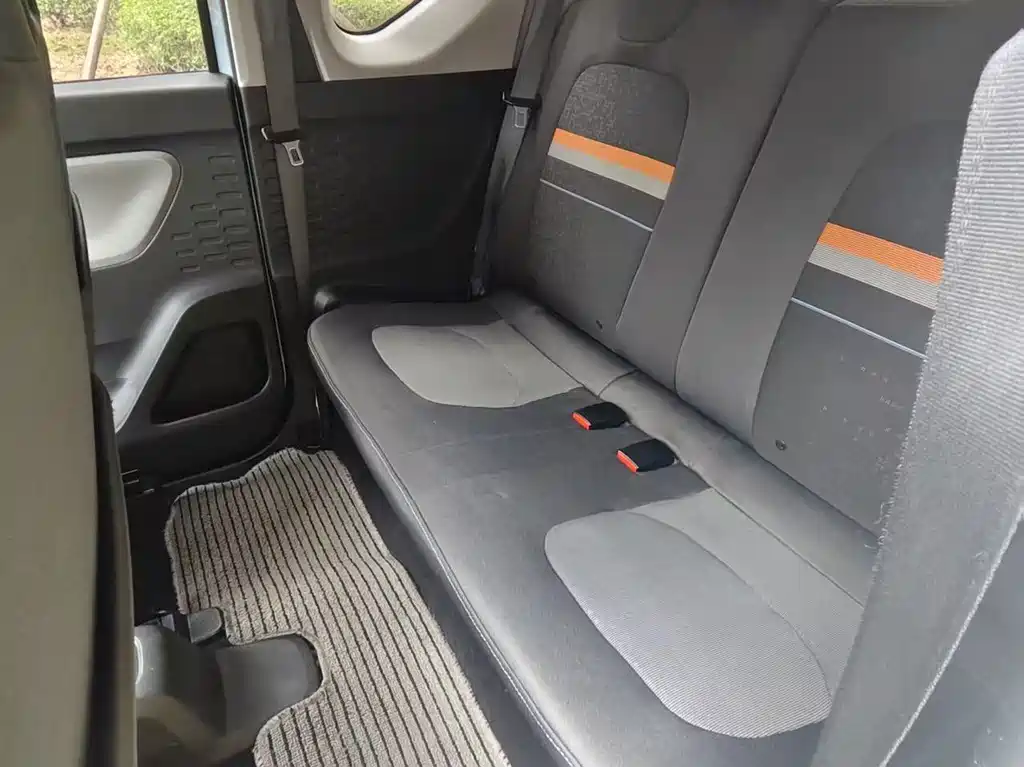 Wuling MINIEV — миниатюра 8