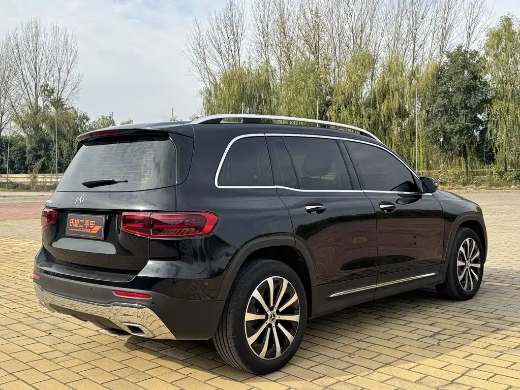 Mercedes-Benz GLB — миниатюра 2