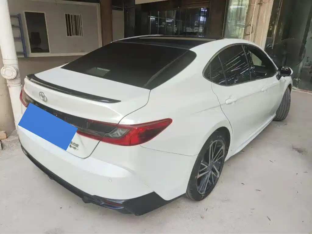 Toyota Camry — миниатюра 2