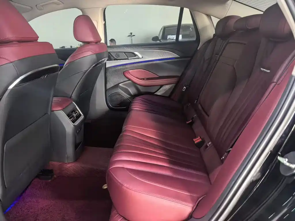 Hongqi Hongqi H5 — миниатюра 6