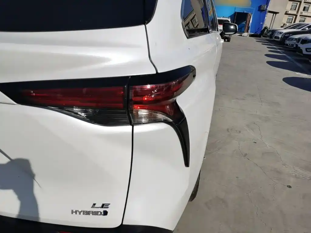 Toyota Sienna — миниатюра 8