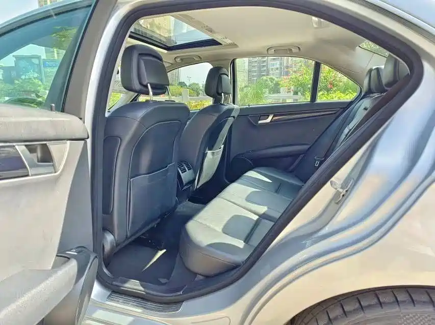 Mercedes-Benz C-Class — миниатюра 9
