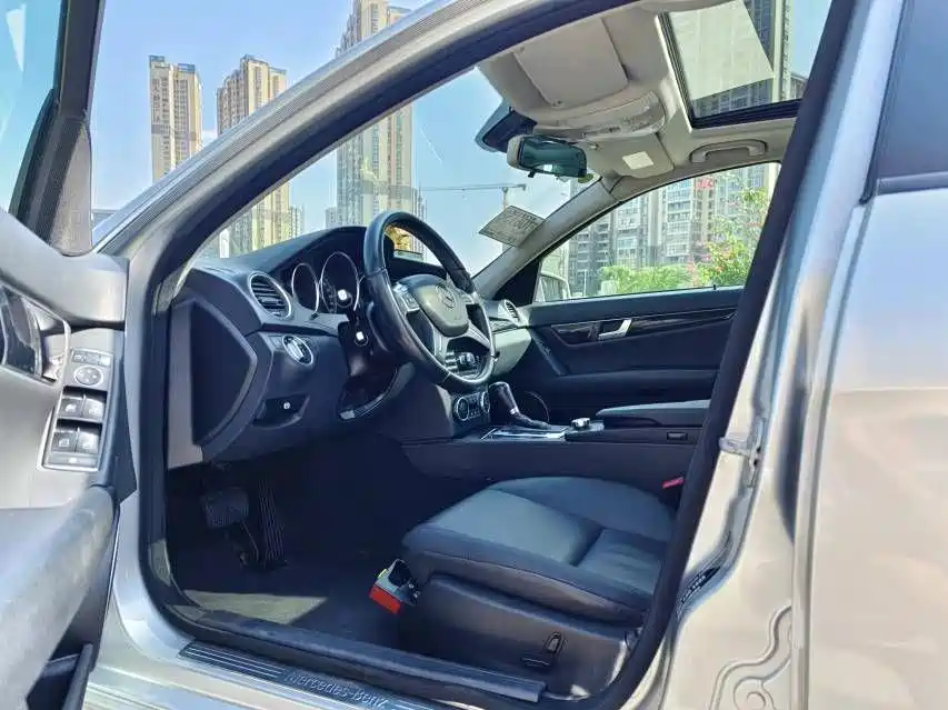 Mercedes-Benz C-Class — миниатюра 8