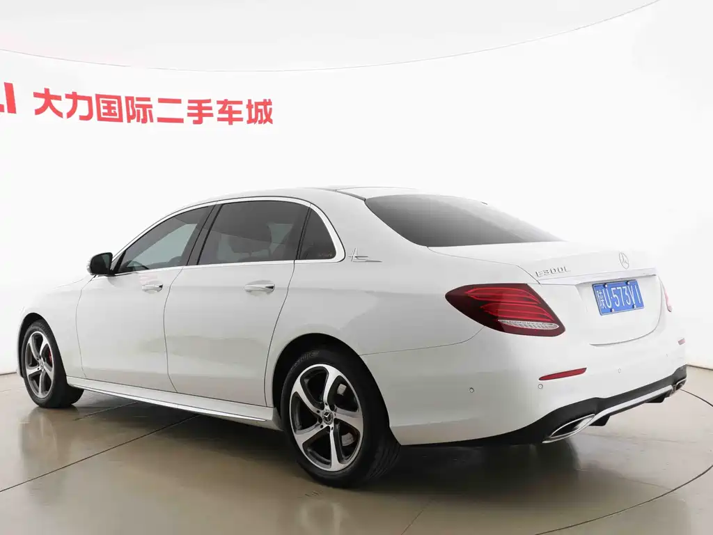Mercedes-Benz E-Class — миниатюра 14