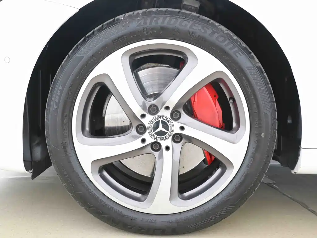 Mercedes-Benz E-Class — миниатюра 12
