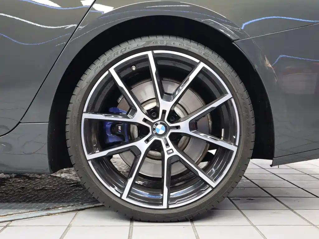 BMW 8 Series — миниатюра 29