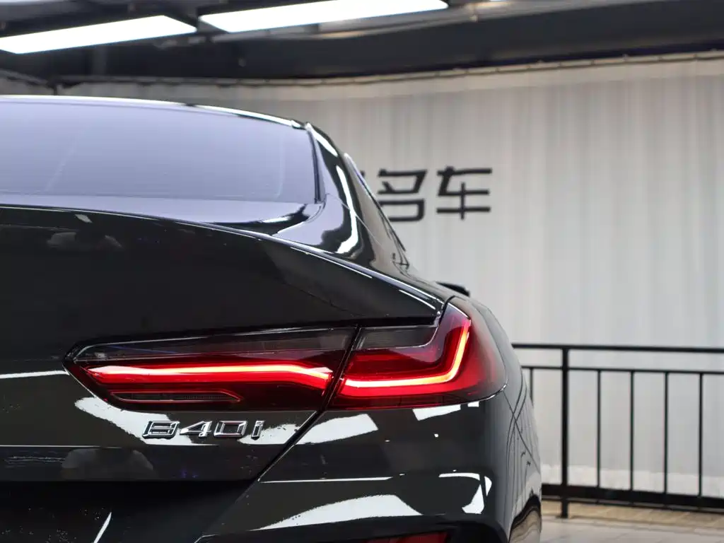 BMW 8 Series — миниатюра 26