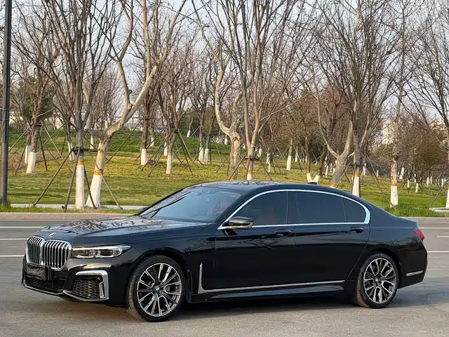 BMW 7 SERIES
