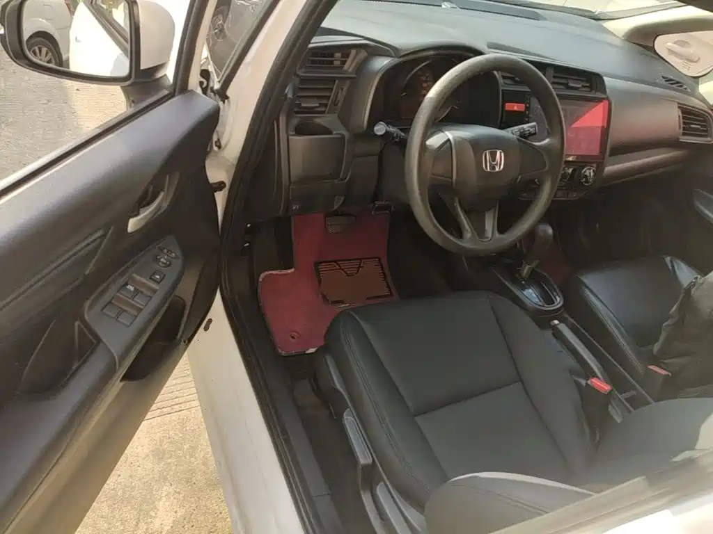 Honda Fit — миниатюра 12