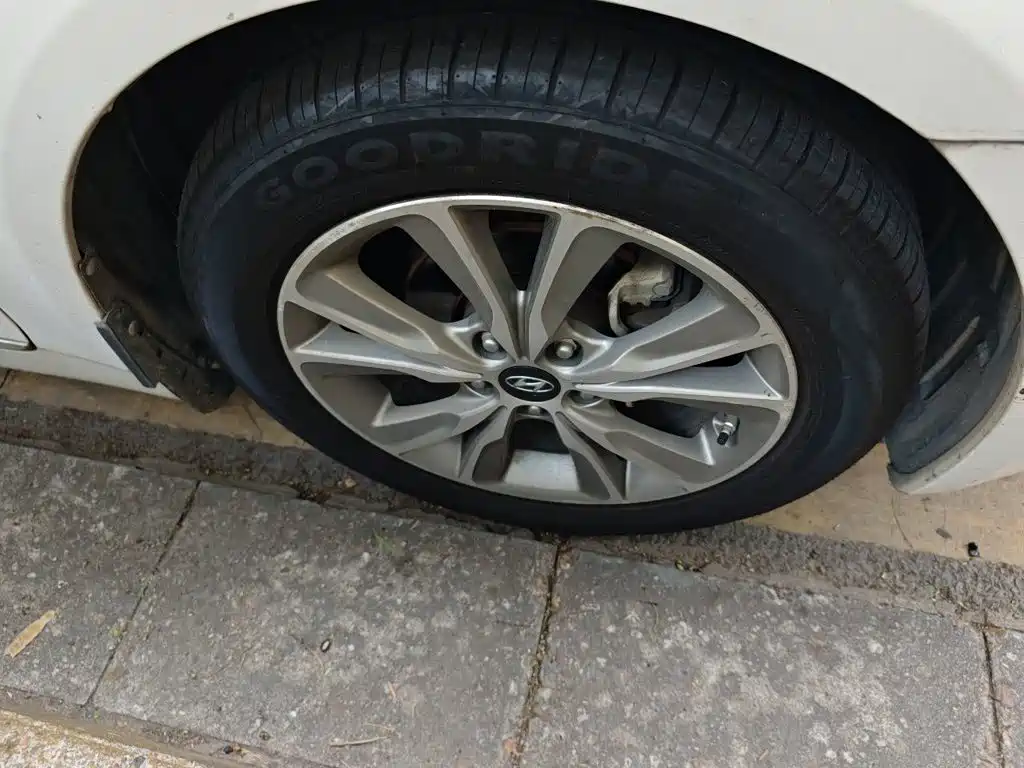 Hyundai Sonata — миниатюра 8