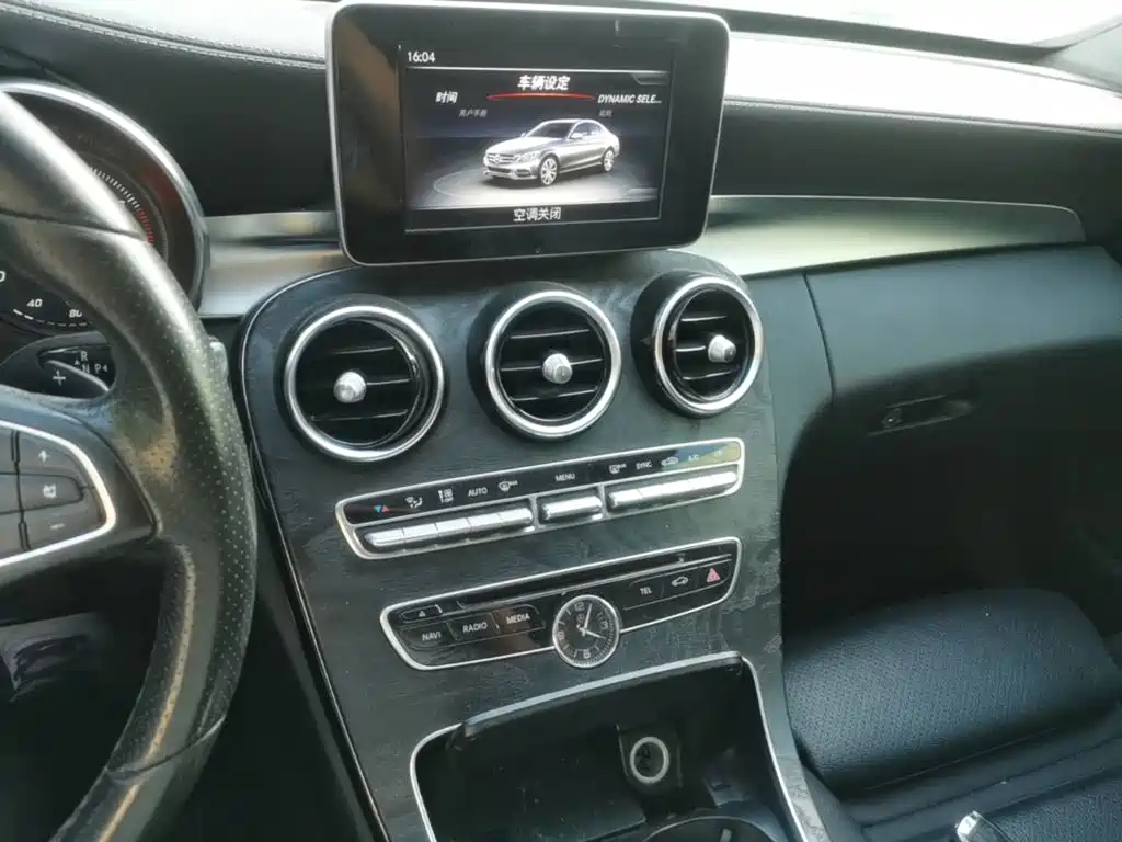 Mercedes-Benz C-Class — миниатюра 13