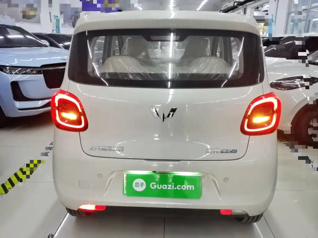 Wuling MINIEV — миниатюра 6