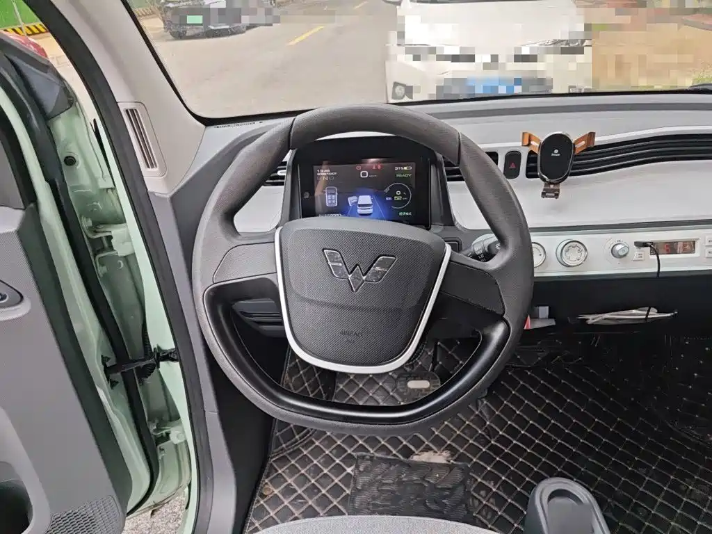 Wuling MINIEV — миниатюра 6