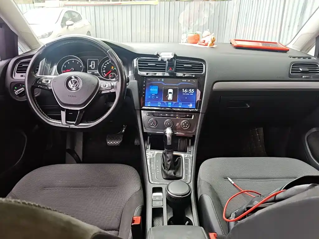 Volkswagen Golf — миниатюра 10