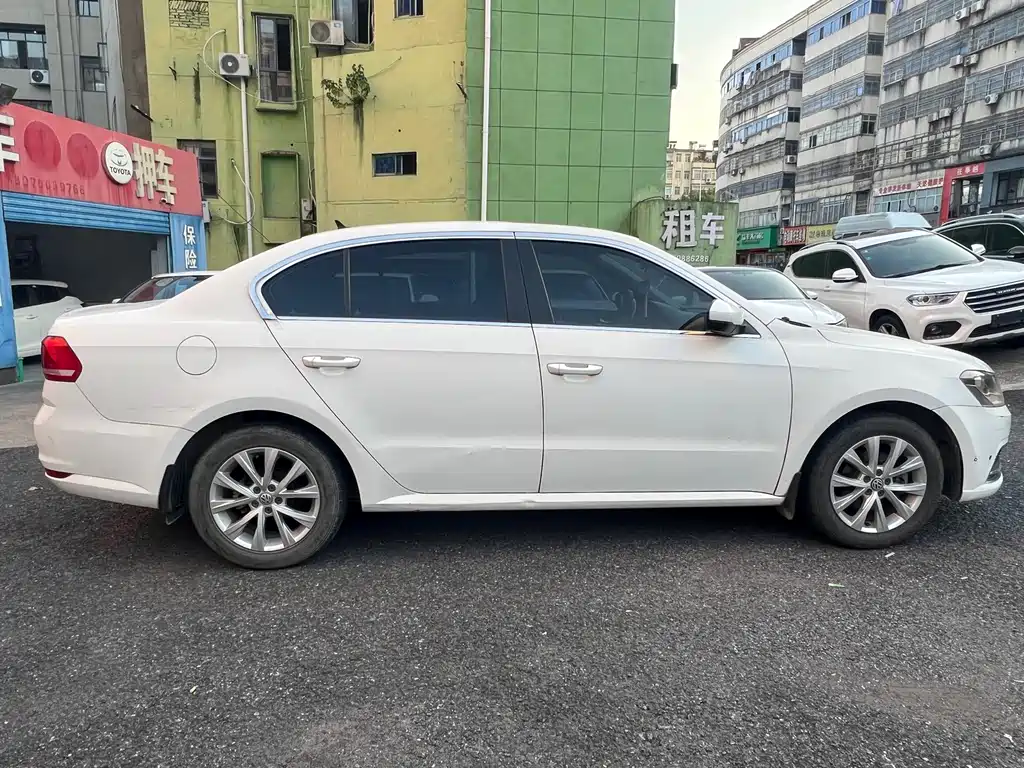 Volkswagen Lavida — миниатюра 5