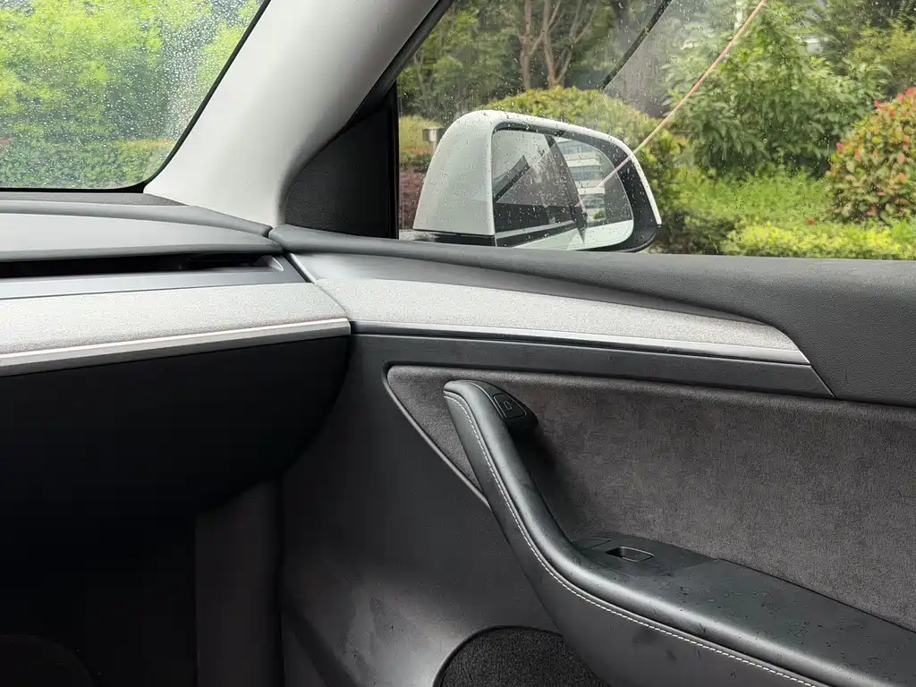 Tesla Model Y — фотографии объявления, Фото 13