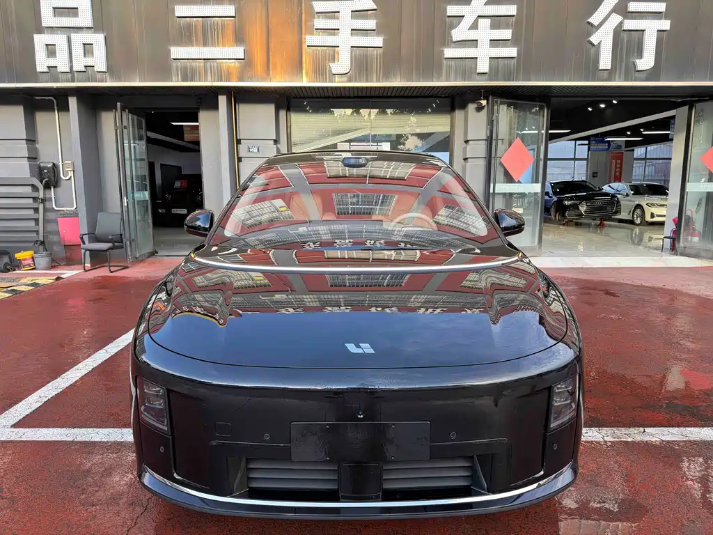 Li Auto i8