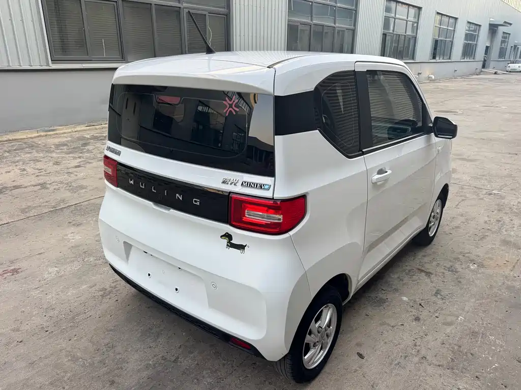 Wuling MINIEV — миниатюра 4