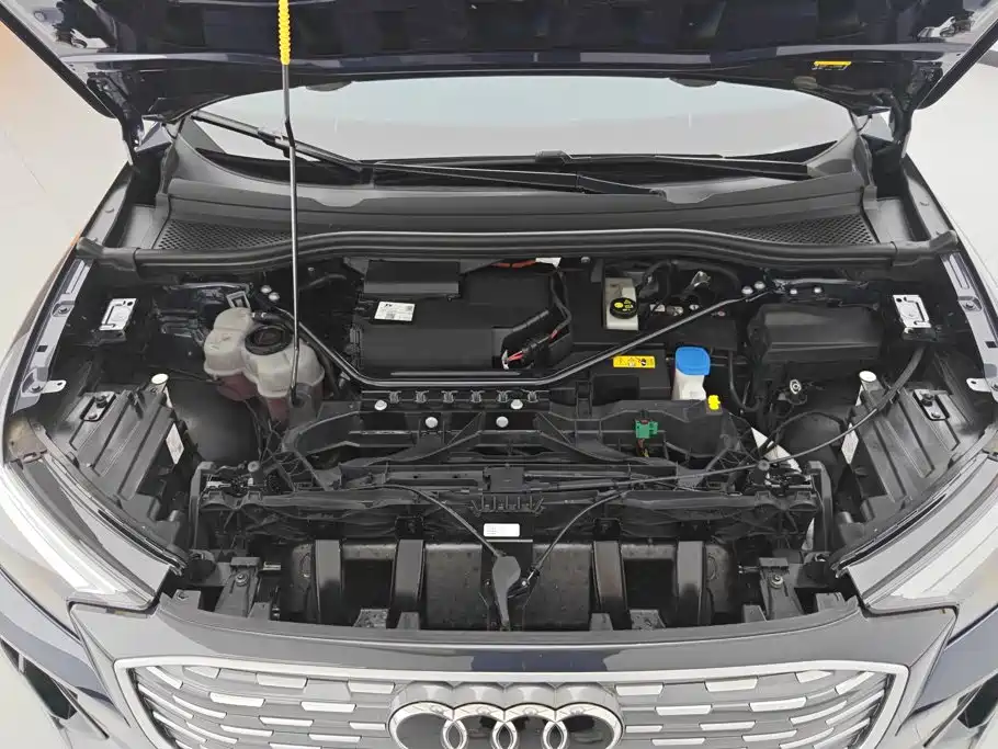 Audi Q4 e-tron — миниатюра 10