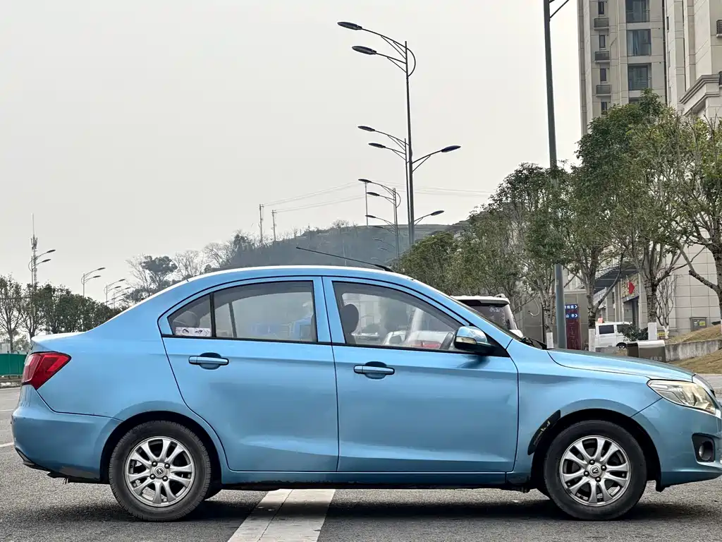 Changan V3 2012 1.3L MT Luxury V
