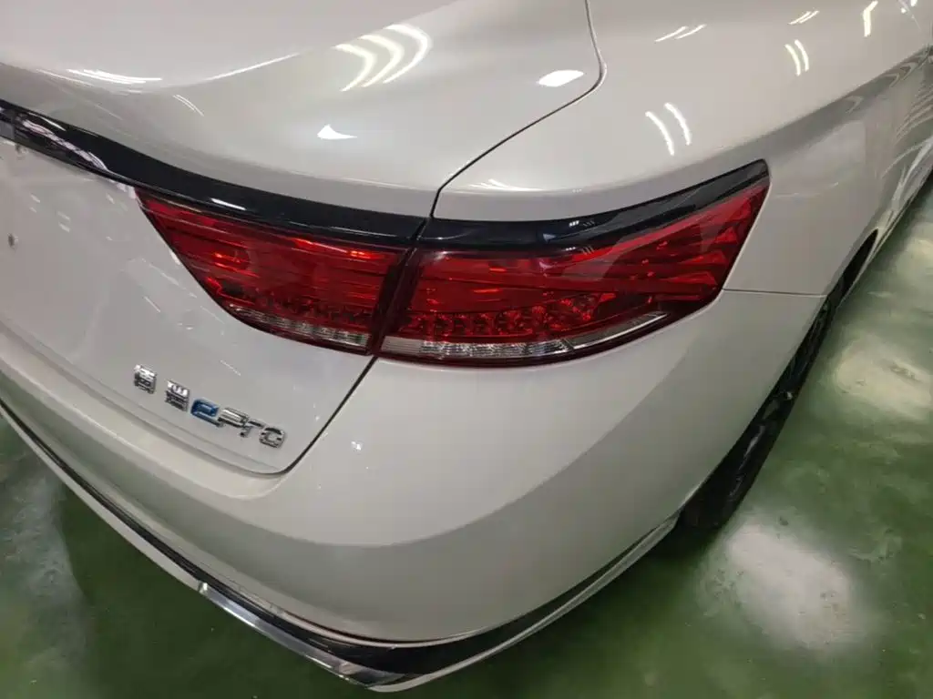 Geely Borui Hybrid — миниатюра 8
