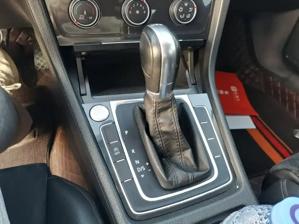 Volkswagen Golf — миниатюра 14