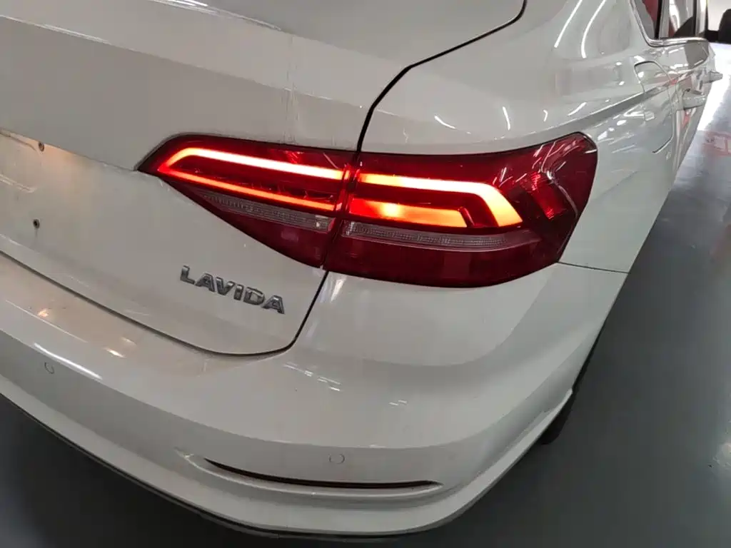 Volkswagen Lavida — миниатюра 8