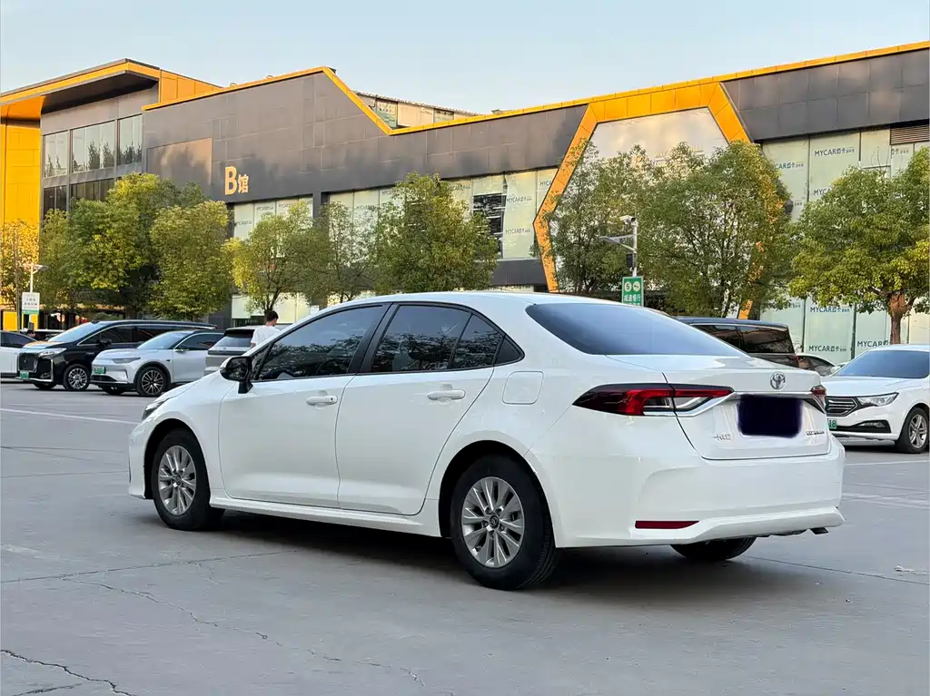 Toyota Corolla — миниатюра 15