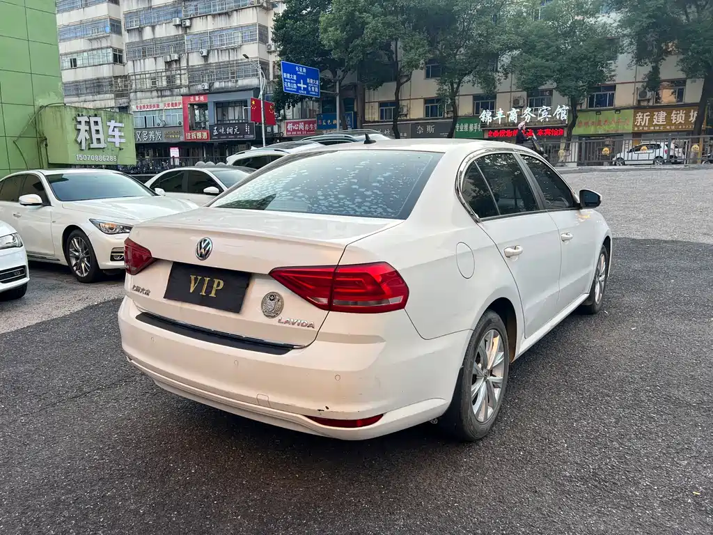Volkswagen Lavida — миниатюра 8