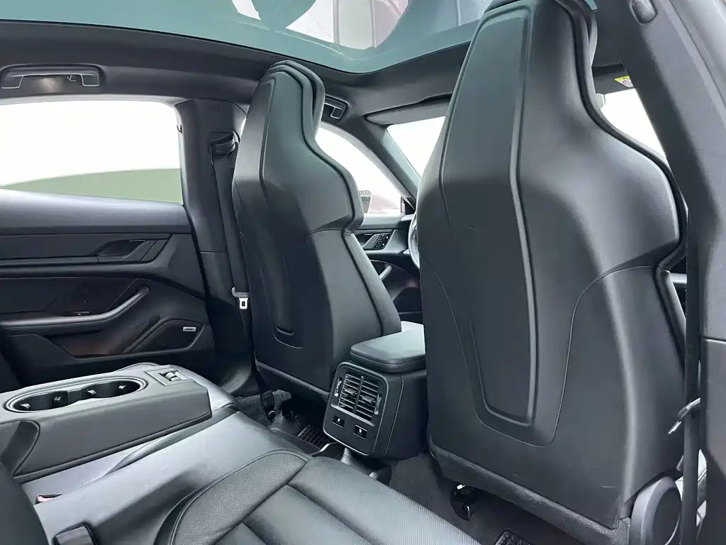 Porsche Taycan — миниатюра 7