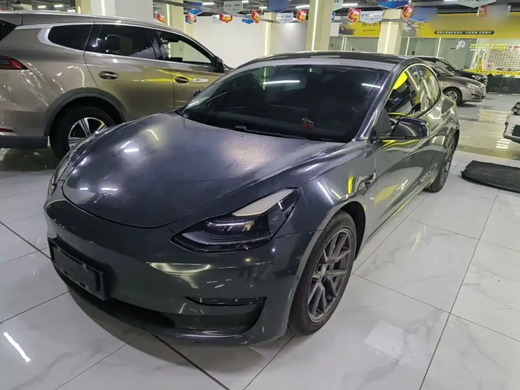 Tesla Model 3 — миниатюра 2