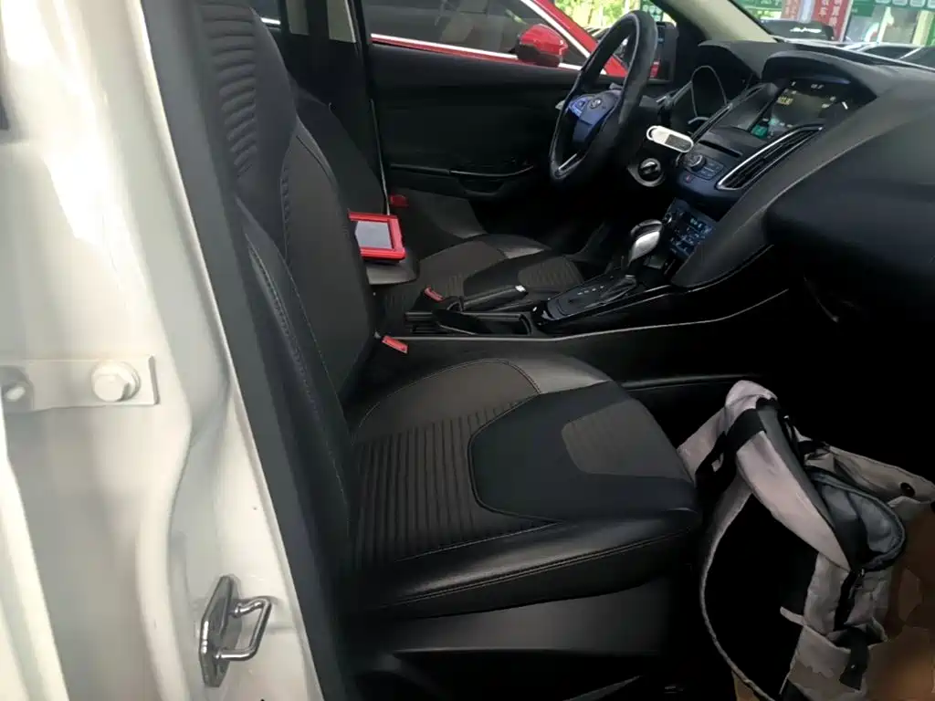 Ford Focus — миниатюра 25
