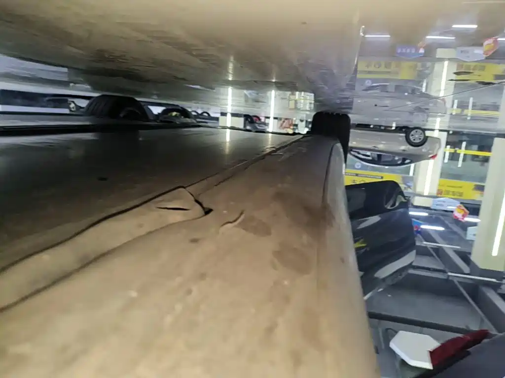 Tesla Model 3 — миниатюра 21