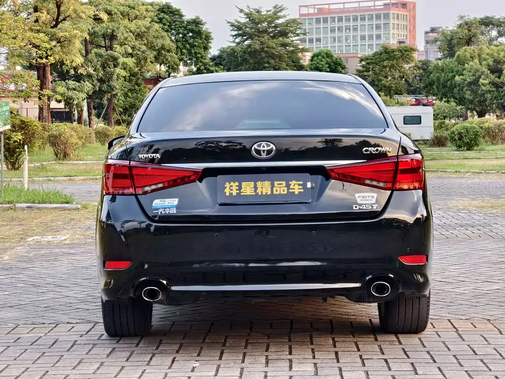 Toyota Crown — миниатюра 13