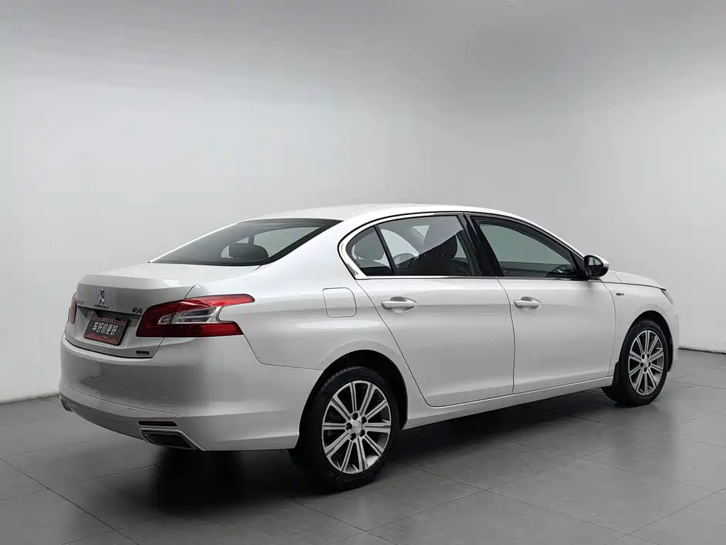 Peugeot 408 — миниатюра 2