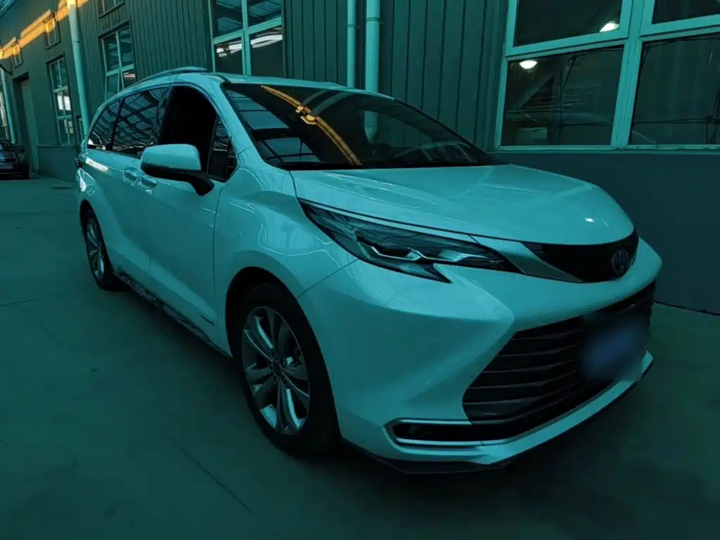 Toyota Sienna — миниатюра 4