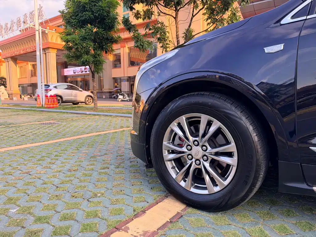 Cadillac XT5 — миниатюра 8