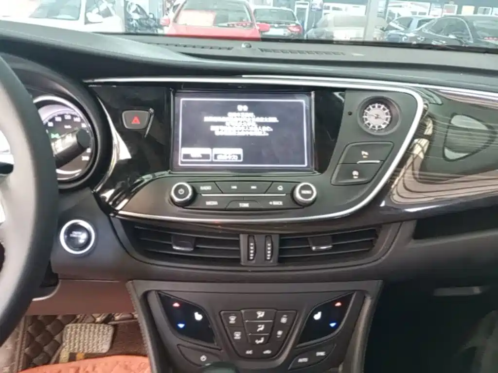 Buick Envision Plus — миниатюра 13