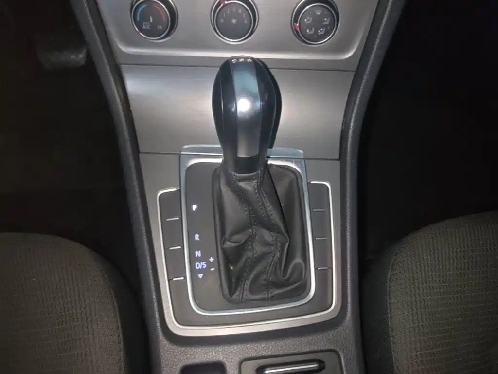 Volkswagen Golf — миниатюра 14