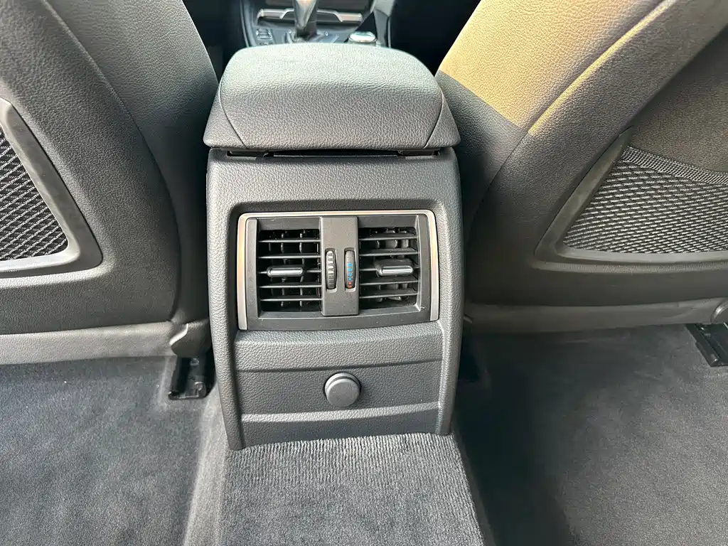 BMW 3 Series — миниатюра 14