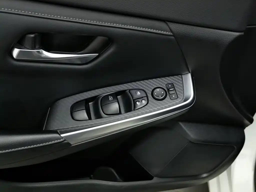 Nissan Sylphy — миниатюра 9