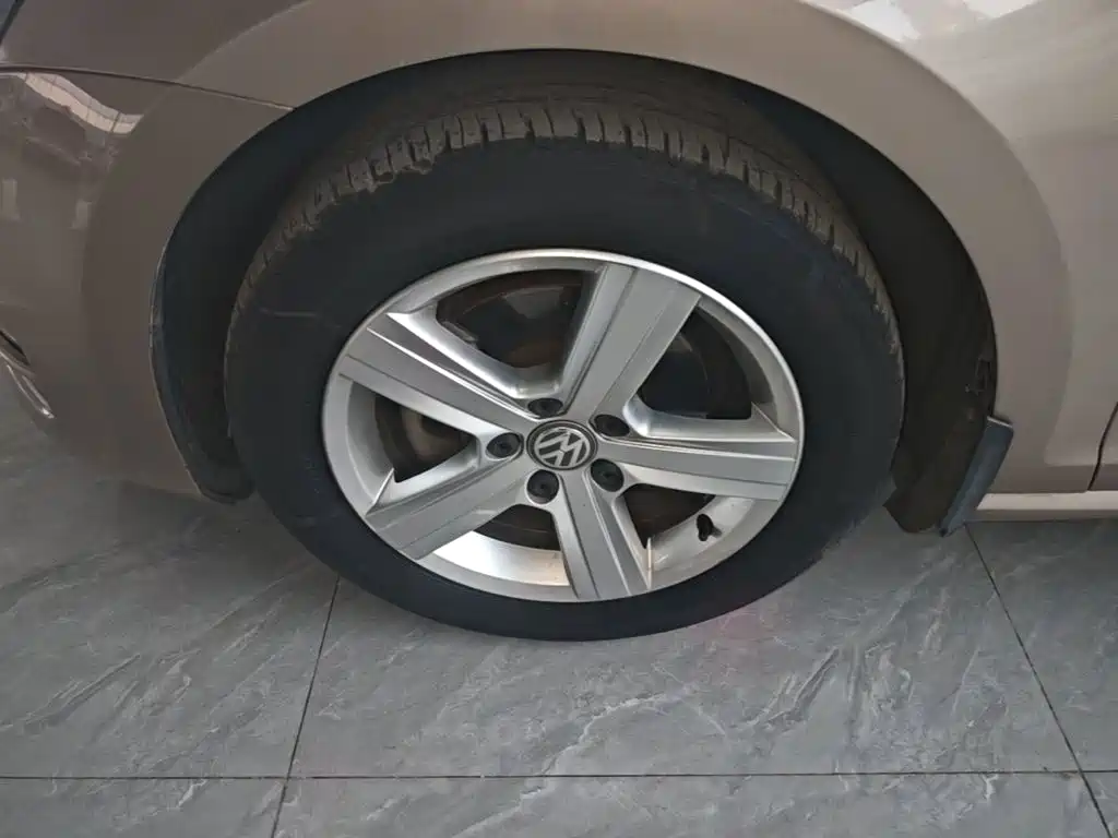 Volkswagen Golf — миниатюра 23