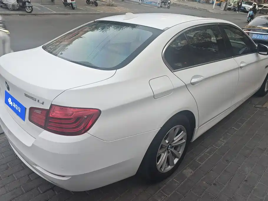 BMW 5 Series — миниатюра 3